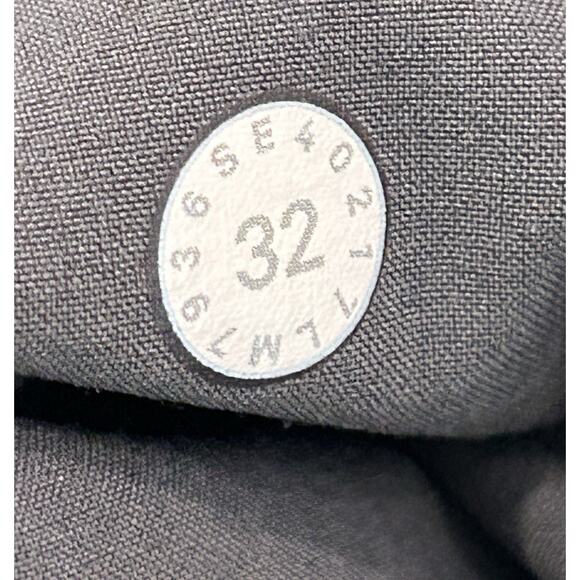 Lululemon Mens Shorts The Works Quick Oxford Size 32 Gray Inseam 11” - Picture 5 of 5